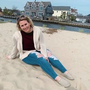 Meet your Posher, Val